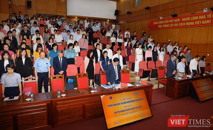 VT_Mặc niệm.jpg