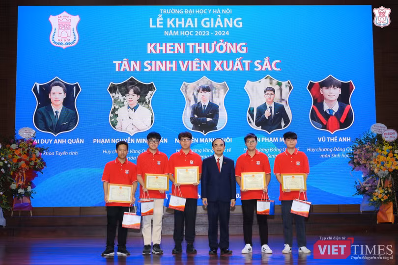 VT_ 5 SV xuất sắc 1.jpg