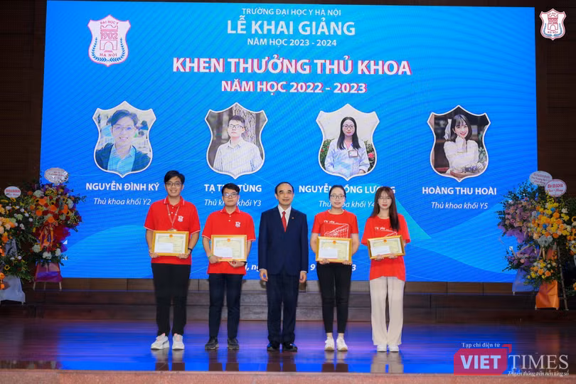 VT_ Thu khoa.jpg