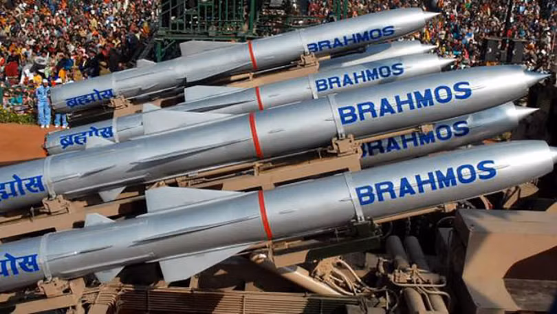 Ấn Độ có kế hoạch triển khai tên lửa siêu thanh BrahMos tới khu vực biên giới có tranh chấp với Trung Quốc (Ảnh: Indiatoday). 