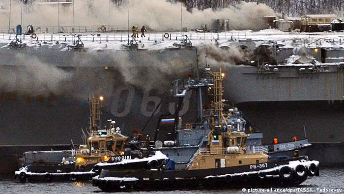 Tàu "Admiral Kuznetsov" bị cháy năm 2019 (Ảnh: Deutsche Welle).