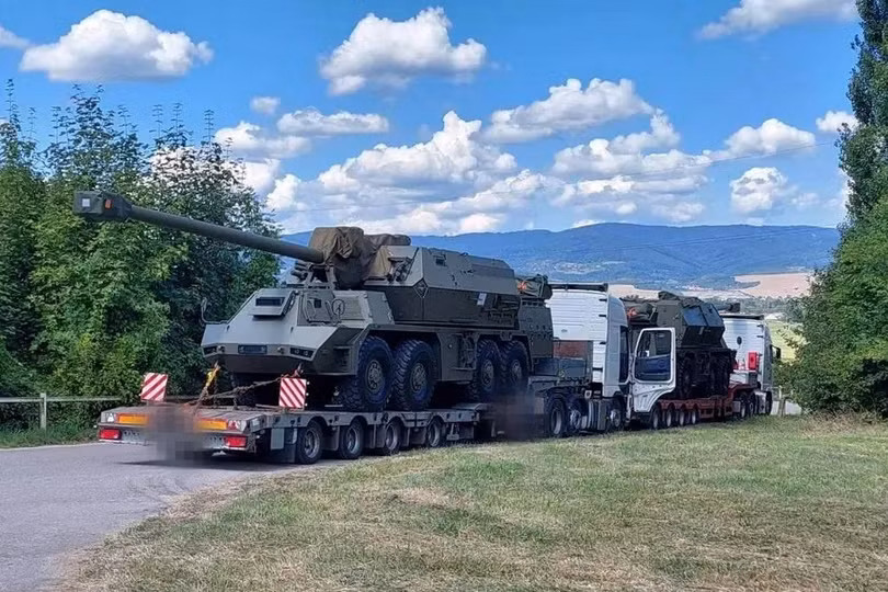 Pháo tự hành bánh lốp Zuzana-2 Slovakia01.jpg
