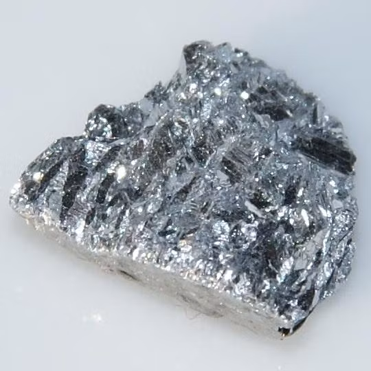 Tinh thể antimon. Tinh thể antimon.