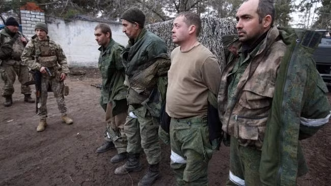 Nhiều người nước ngoài tới tham chiến ở Ukraine đã bị quân Nga bắt giữ. Nhiều người nước ngoài tới tham chiến ở Ukraine đã bị quân Nga bắt giữ.