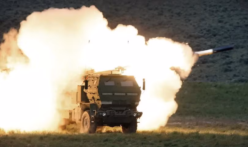 Mỹ và Ukraine hy vọng các hệ thống HIMARS sẽ giúp ngăn cản hỏa lực pháo binh tầm xa của Nga (Ảnh: QQ).