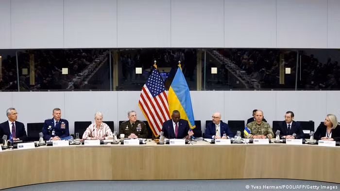 Bộ trưởng Quốc phòng Mỹ Lloyd Austin chủ trì Hội nghị Nhóm lực lượng Quốc phòng Ukraine tại Brussels ngày 15/6. Bộ trưởng Quốc phòng Mỹ Lloyd Austin chủ trì Hội nghị Nhóm lực lượng Quốc phòng Ukraine tại Brussels ngày 15/6.