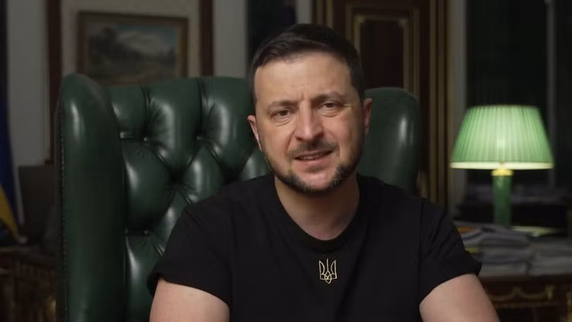 Phát biểu qua video ngày 27/6, ông Zelemsky kêu gọi viện trợ tên lửa phòng không tầm xa cho Ukraine. Phát biểu qua video ngày 27/6, ông Zelemsky kêu gọi viện trợ tên lửa phòng không tầm xa cho Ukraine.