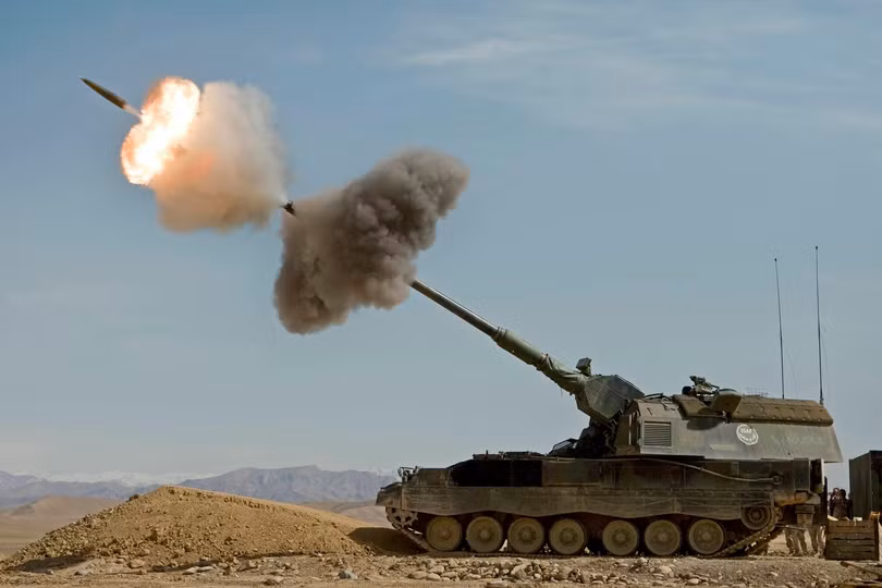 Pháo tự hành PzH-2000 Đức viện trợ cho Ukraine.