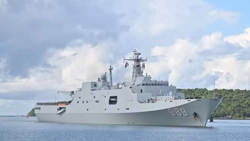 Tau co van tan.jpg