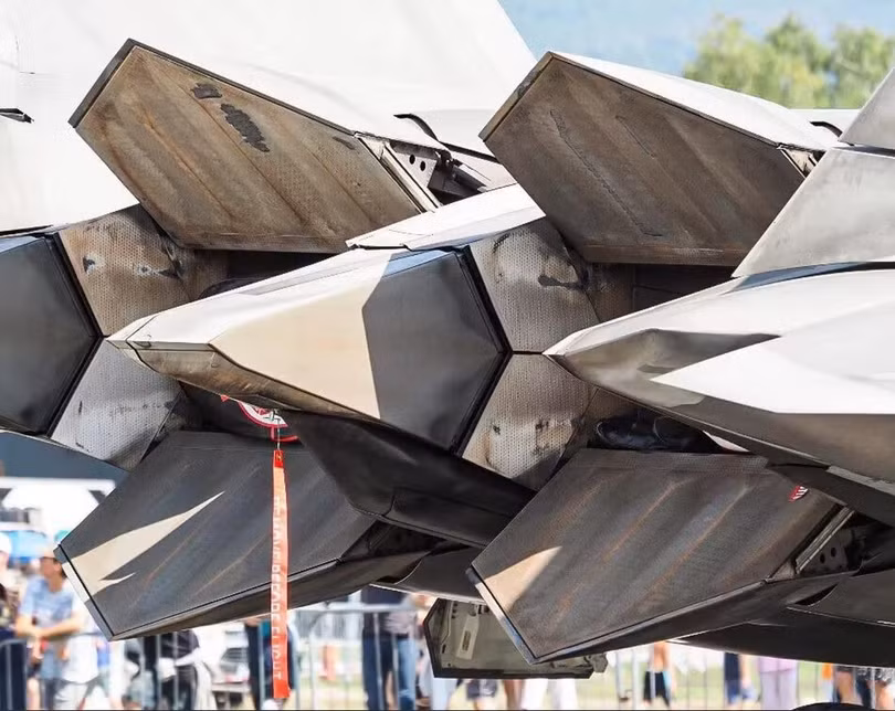 Voi phun cua F-22.jpeg