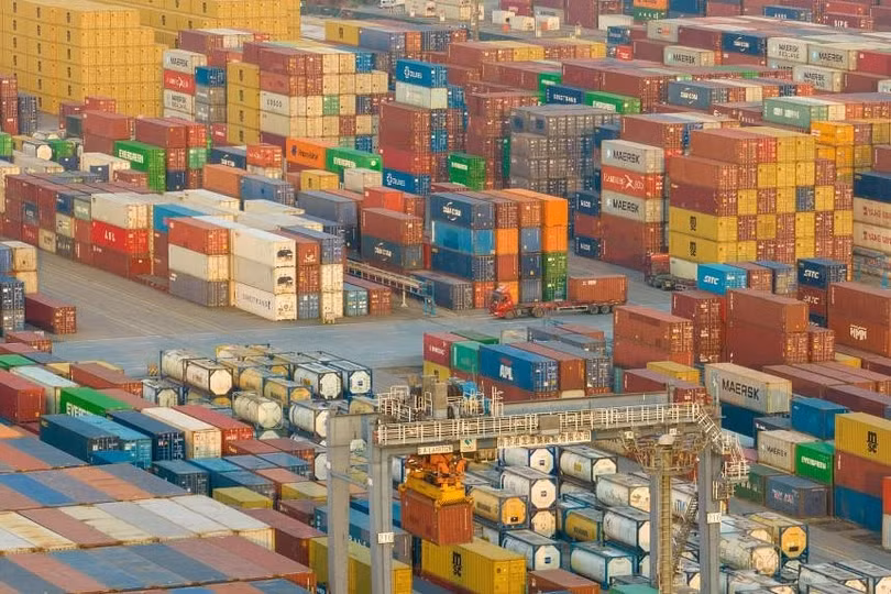 Khối lượng container khổng lồ tại cảng Nam Kinh, Trung Quốc ngày 3/1/2023. Ảnh AFP 