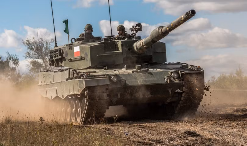 Xe tăng Leopard -2 do Đức sản xuất của quân đội Ba Lan. Ảnh Military Ukraine.