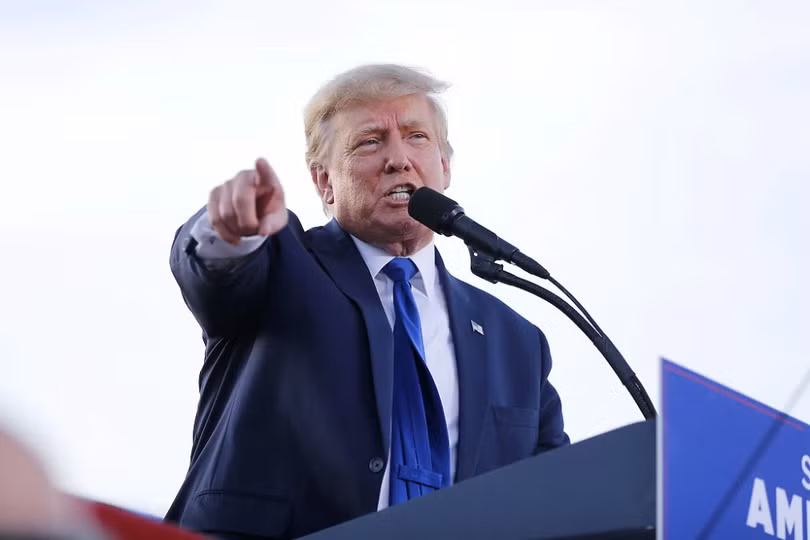 Ông Trump cho rằng, vụ đột kích, khám xét của FBI nằm trong âm mưu ngăn cản ông tham gia cuộc bầu cử Tổng thống năm 2024 (Ảnh: AP). Ông Trump cho rằng, vụ đột kích, khám xét của FBI nằm trong âm mưu ngăn cản ông tham gia cuộc bầu cử Tổng thống năm 2024 (Ảnh: AP).