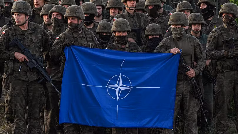 Anh và Pháp chủ trương đưa lực lượng NATO vào Ukraine gìn giữ hòa bình nhưng bị Nga phản đối. Ảnh: Sohu.