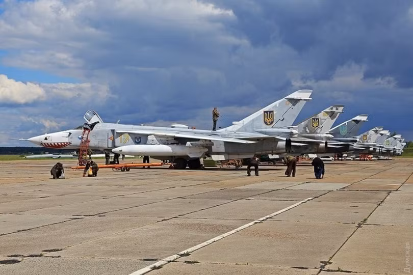 Su-24 Ukraine.jpg