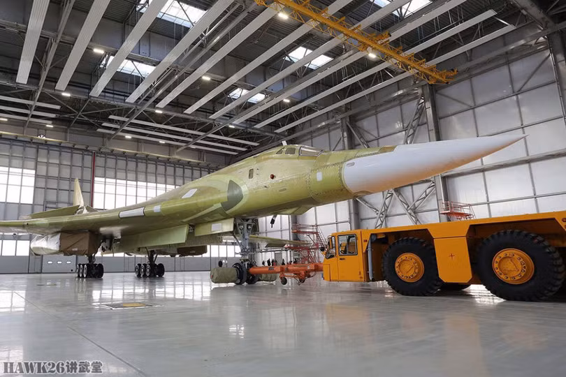 Tu-160 hoan chinh.png