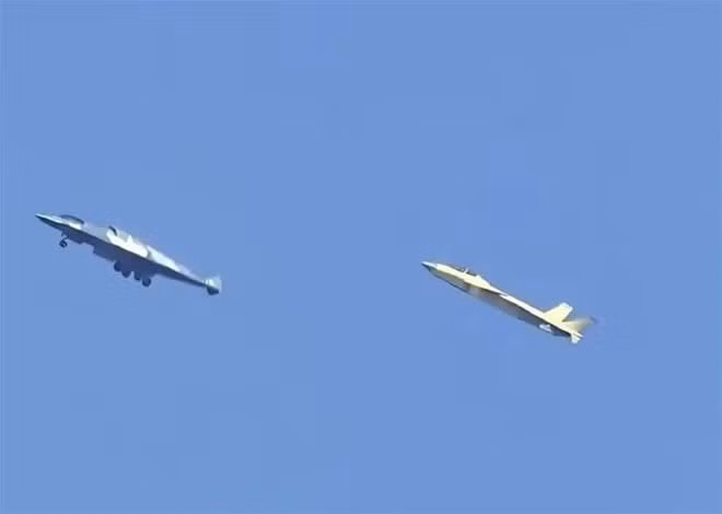 J-20 va CAC.jpg