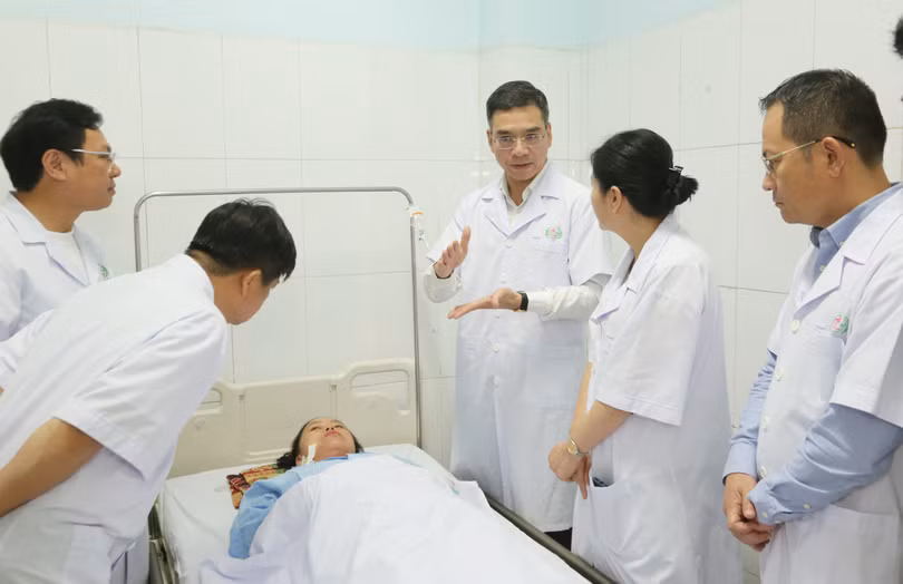 2 điều dưỡng dũng cảm cứu bệnh nhi giữa cơn cuồng loạn của người đàn ông