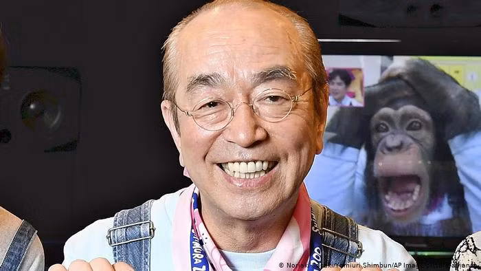 “Vua hài kịch” Nhật Bản Takeshi Shimura qua đời ngày 29/3 ở tuổi 70 sau khi được đặt nội khí quản một thời gian (Ảnh: Deutsche Welle). “Vua hài kịch” Nhật Bản Takeshi Shimura qua đời ngày 29/3 ở tuổi 70 sau khi được đặt nội khí quản một thời gian (Ảnh: Deutsche Welle).