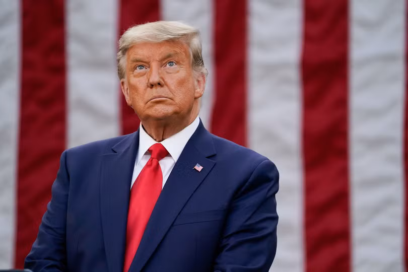 Ông Donald Trump có vẻ tiếp tục tấn công Trung Quốc cho đến thời khắc cuối cùng ở Nhà Trắng (Ảnh: Dwnews).