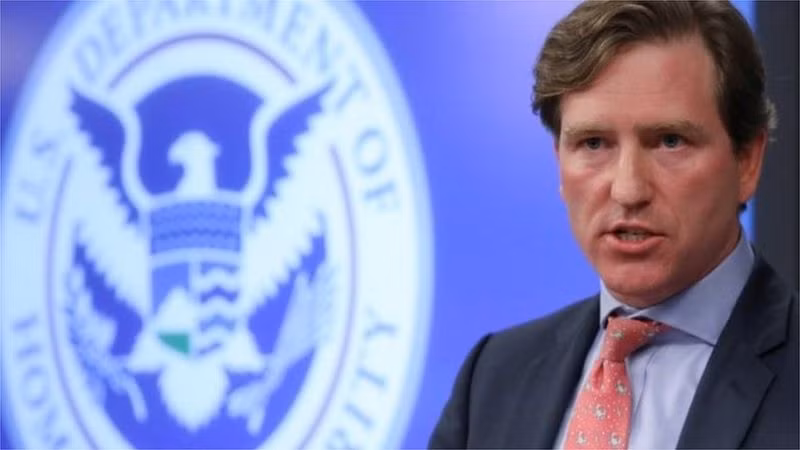 Ông Chris Krebs, Cục trưởng An ninh mạng và Cơ sở hạ tầng của Bộ An ninh Nội địa bị ông Trump bãi chức vì phát biểu nói cuộc bầu cử "an toàn nhất trong lịch sử Mỹ" (Ảnh: BBC). Ông Chris Krebs, Cục trưởng An ninh mạng và Cơ sở hạ tầng của Bộ An ninh Nội địa bị ông Trump bãi chức vì phát biểu nói cuộc bầu cử "an toàn nhất trong lịch sử Mỹ" (Ảnh: BBC).