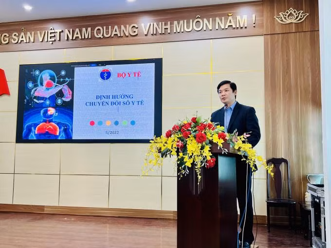 Ông Nguyễn Trường Nam – Phó Cục trưởng Cục Công nghệ thông tin, Bộ Y tế chia sẻ tại hội thảo. Ông Nguyễn Trường Nam – Phó Cục trưởng Cục Công nghệ thông tin, Bộ Y tế chia sẻ tại hội thảo.