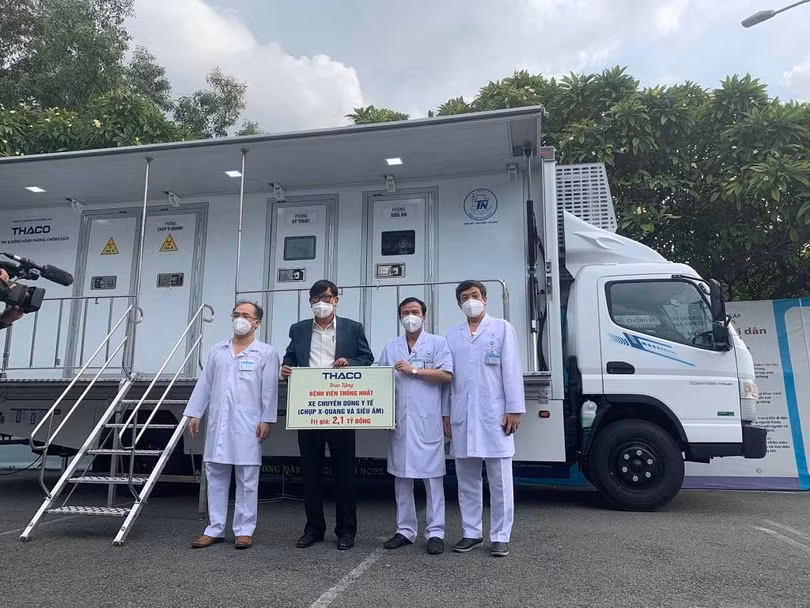 Xe chuyên dụng phục vụ công tác siêu âm và chụp X-quang lưu động được THACO trao tặng Bệnh Viện Thống Nhất Xe chuyên dụng phục vụ công tác siêu âm và chụp X-quang lưu động được THACO trao tặng Bệnh Viện Thống Nhất