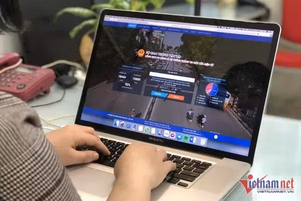 Từ tháng 12/2021, Bộ Giao thông Vận tải hoàn thành việc đưa toàn bộ các dịch vụ công đủ điều kiện lên cung cấp trực tuyến mức 4 cho người dân, doanh nghiệp. Từ tháng 12/2021, Bộ Giao thông Vận tải hoàn thành việc đưa toàn bộ các dịch vụ công đủ điều kiện lên cung cấp trực tuyến mức 4 cho người dân, doanh nghiệp.