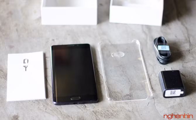 Trên tay Xiaomi Mi Note 2 bản Jet Black vừa 'cập bến' ảnh 3