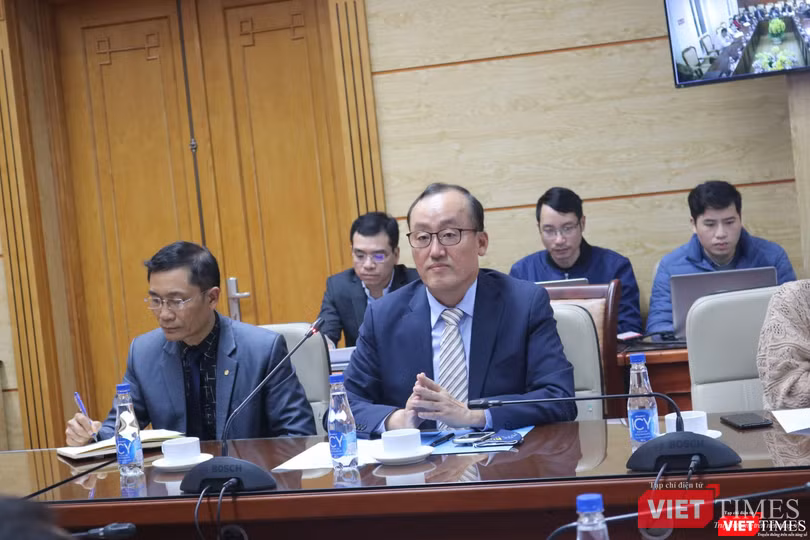 Ông Kidong Park - Trưởng đại diện của WHO tại Việt Nam Ông Kidong Park - Trưởng đại diện của WHO tại Việt Nam
