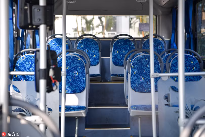 Ben trong robobus.jpg