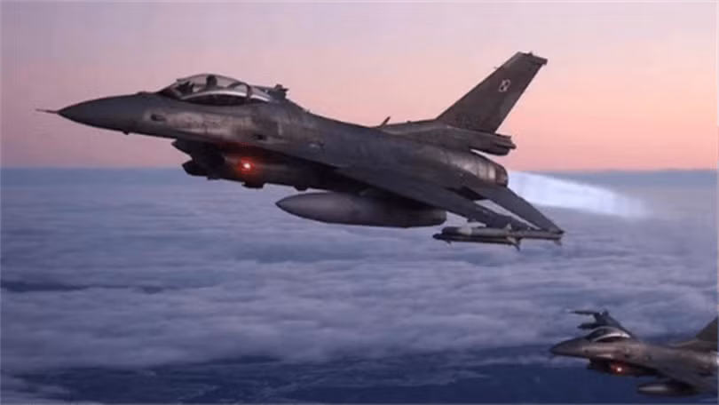 4 F-16 xuat hien o Odessa.png