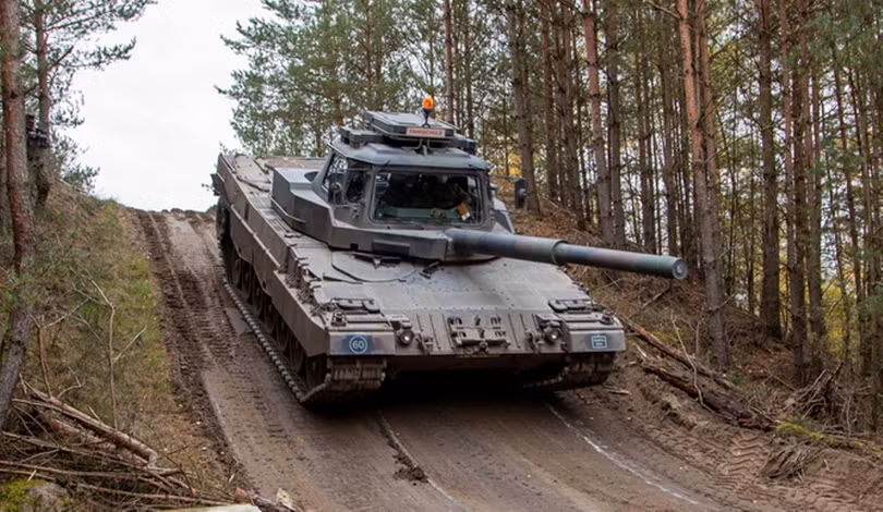 Xe tăng huấn luyện Leopard 2A4 Fahrschule của Đức. Ảnh Military Ukraine Xe tăng huấn luyện Leopard 2A4 Fahrschule của Đức. Ảnh Military Ukraine