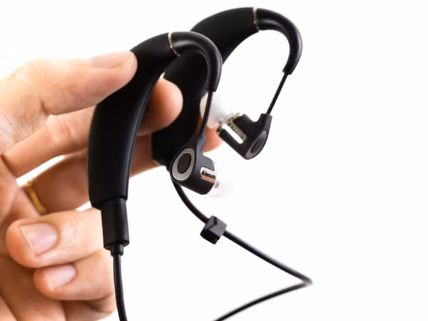 Bộ tai nghe không dây Klipsch R6 In-ear Bluetooth có thiết kế rất nhẹ cân nhờ nhà sản xuất đã khéo léo trong việc chọn lựa, phối hợp vật liệu hình thành nên sản phẩm.