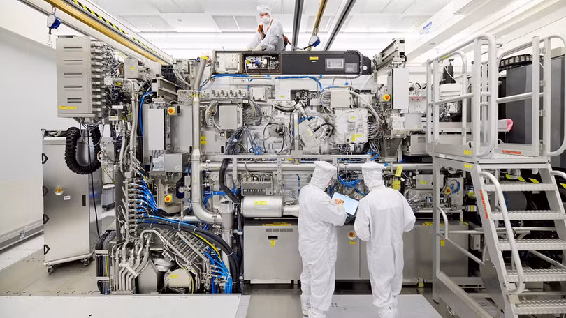 Một nhà máy in thạch bản EUV của ASML. Ảnh: ASML.
