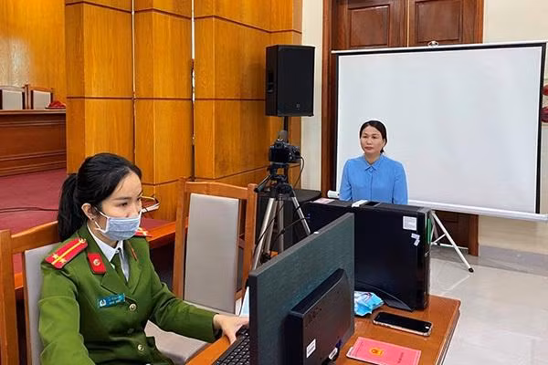 Theo kế hoạch ban đầu, Bộ Công an đặt mục tiêu cấp khoảng 50 triệu thẻ Căn cước công dân có gắn chip điện tử trước ngày 1/7. (Ảnh: haiphong.gov.vn)