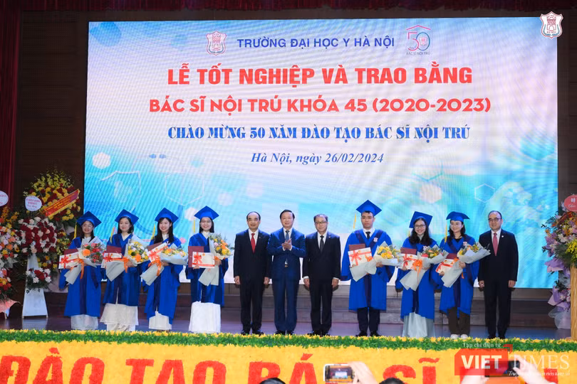 vt-ptt-chuc-mung-3839.jpg