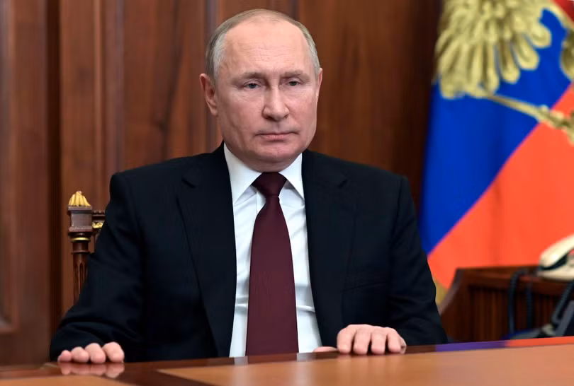 Ông Putin phát biểu về tình hình Ukraine và việc Nga quyết định công nhận hai nước cộng hòa ly khai ở Ukraine (Ảnh: AP).