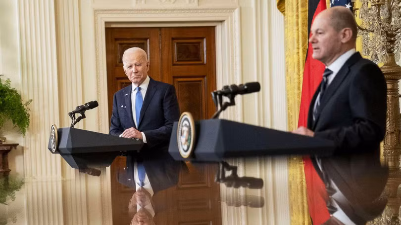 Thủ tướng Đức Scholtz và Tổng thống Mỹ Biden hôm 16/2 đã điện đàm với nhau về cuộc khủng hoảng Ukraine (Ảnh: AP). Thủ tướng Đức Scholtz và Tổng thống Mỹ Biden hôm 16/2 đã điện đàm với nhau về cuộc khủng hoảng Ukraine (Ảnh: AP).