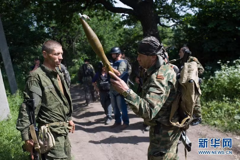 Lực lượng ly khai chống chính phủ Ukraine ở Luhansk (Ảnh: Xinhua). Lực lượng ly khai chống chính phủ Ukraine ở Luhansk (Ảnh: Xinhua).