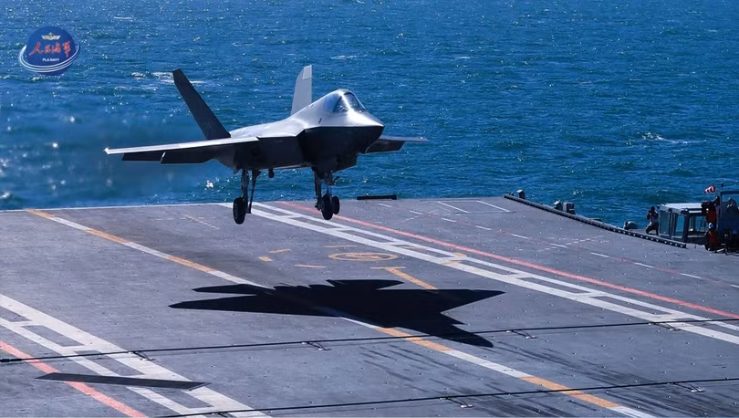 J-35 ha canh.jpg