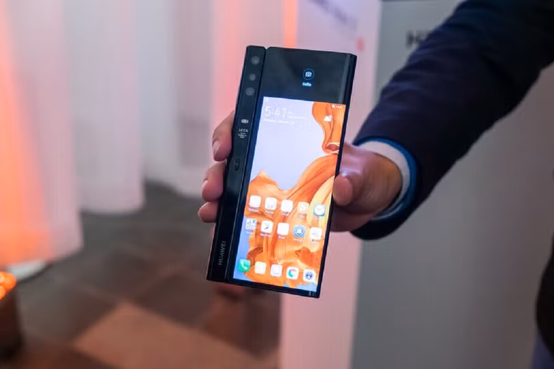 Huawei Mate X. Ảnh: Phone Arena