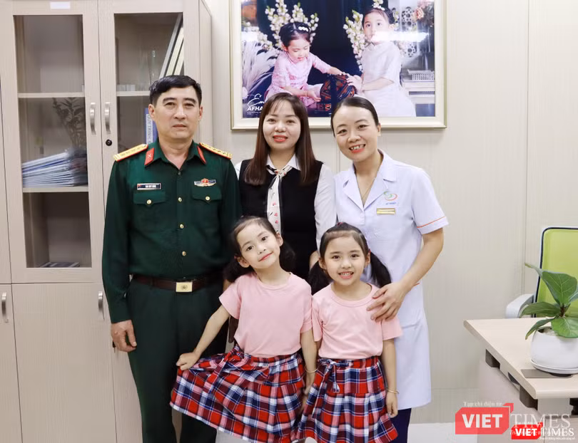 Niềm vui của gia đình quân nhân sau khi được hỗ trợ sinh sản