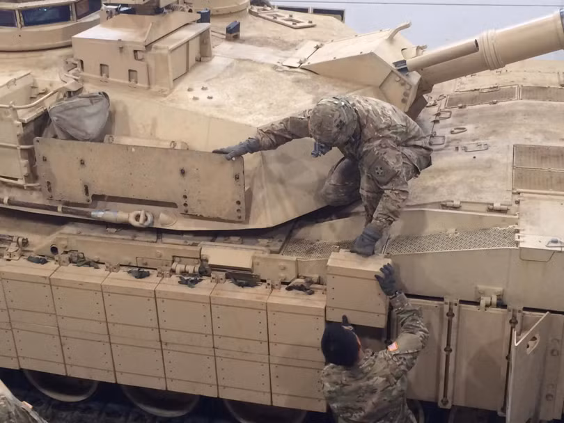 giap-phan-ung-no-arat-cua-m1a1-abrams01-5865.jpg