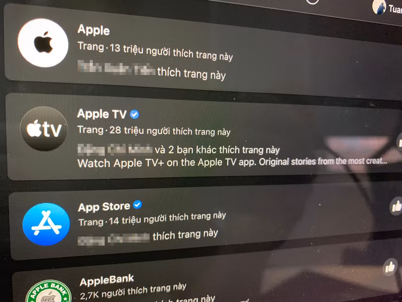 Trang Facebook của Apple vốn không có tick xanh, trong khi trang của các dịch vụ khác lại có, gây hiểu nhầm cho nhiều người. Ảnh: Tuấn Anh. Trang Facebook của Apple vốn không có tick xanh, trong khi trang của các dịch vụ khác lại có, gây hiểu nhầm cho nhiều người. Ảnh: Tuấn Anh.