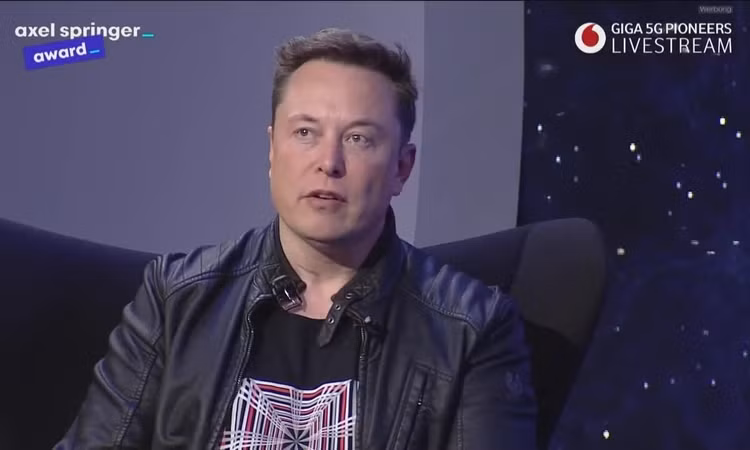Elon Musk nói về nguy cơ của dữ liệu lớn trong sự kiện ngày 1/12. Elon Musk nói về nguy cơ của dữ liệu lớn trong sự kiện ngày 1/12.