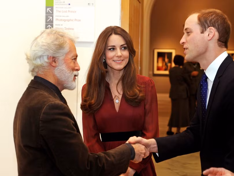 Chấm điểm gu thời trang của công nương Kate Middleton và Meghan Marke qua các tấm hình chia sẻ trên Internet ảnh 6