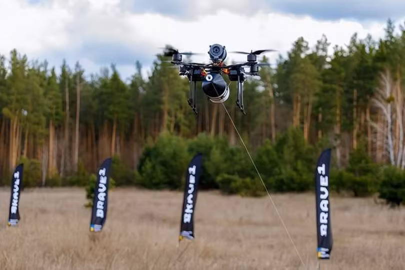 Một công ty thử nghiệm sản phẩm UAV cáp quang. Ảnh: Wforum.