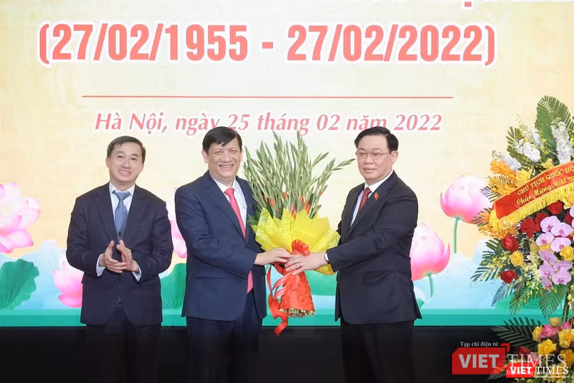 Chủ tịch Quốc hội Vương Đình Huệ chúc mừng lãnh đạo Bộ Y tế nhân Ngày Thầy thuốc Việt Nam 27/2 Chủ tịch Quốc hội Vương Đình Huệ chúc mừng lãnh đạo Bộ Y tế nhân Ngày Thầy thuốc Việt Nam 27/2