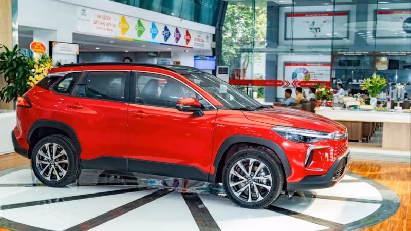 Cận cảnh Toyota Corolla Cross 2024 giá từ 820 triệu đồng